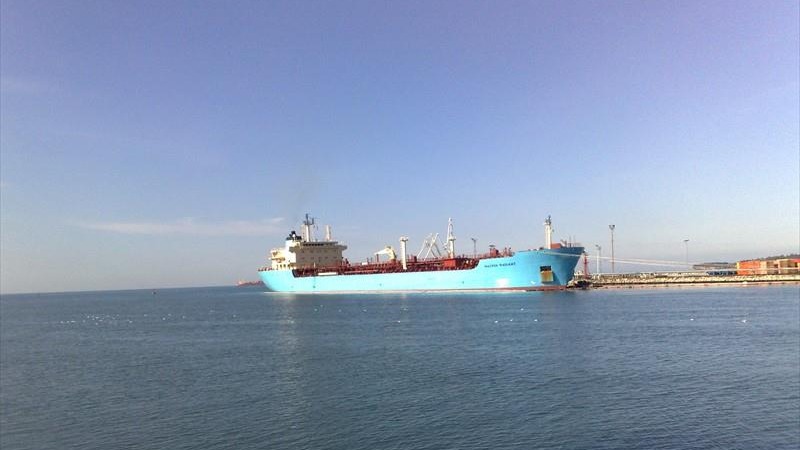 Al menos 29 buques tanque con gasolina varados en Veracruz