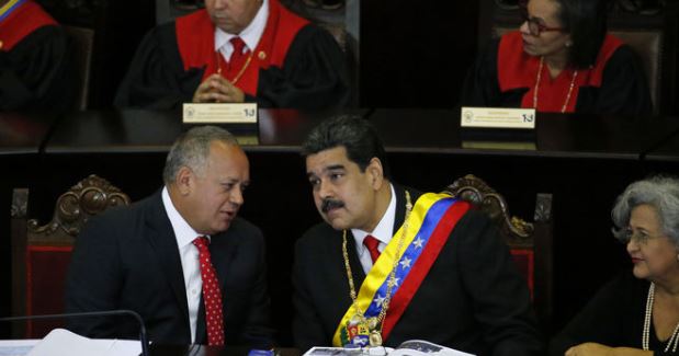 “Juro a nombre del pueblo de Venezuela”: Maduro renueva su presidencia por 6 años más