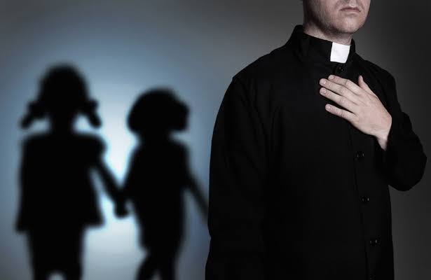 Iglesia: Presumir culpa, no inocencia en curas acusados de pederastia
