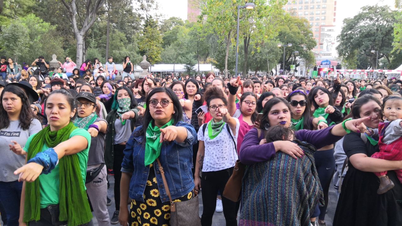 Apoya UdeG que estudiantes se unan a #UnDíaSInMujeres