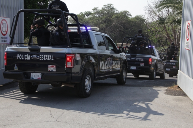 Desaparecen 10 policías de Colima y dos civiles, en Jalisco