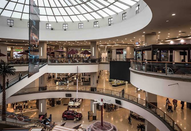 Plazas comerciales ya podrán abrir fines de semana - Partidero