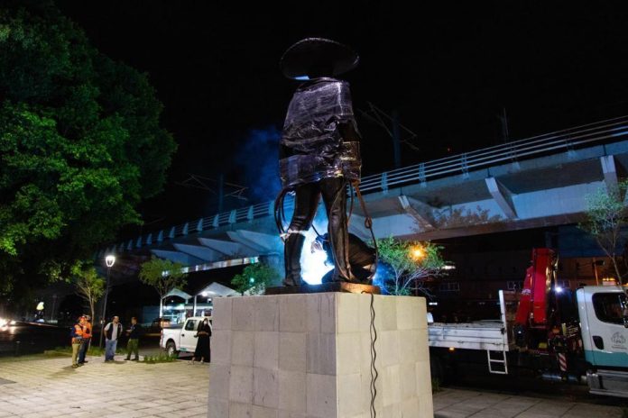 glorieta del charro-partidero-charro-guadalajara-estatua