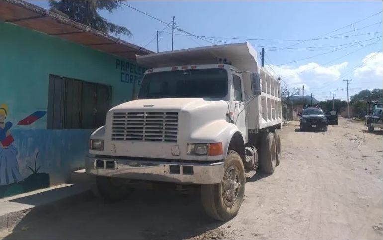 Decomisan camión de diputado panista en Jalisco