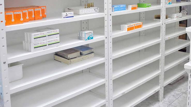 Se quedan casi sin medicinas las farmacias de Salud Jalisco