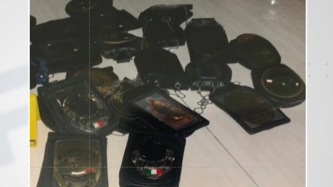 Criminales usan insignias y placas apócrifas de la Fiscalía de Jalisco