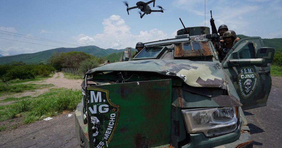 Ahora en Michoacán, el CJNG presume músculo con blindados y armas
