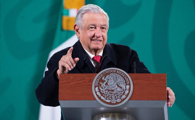 Llama López Obrador a mexicanos en EU, a defender reforma migratoria