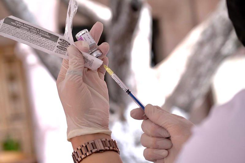 Abren cita para vacuna de refuerzo de adultos mayores de zona metropolitana