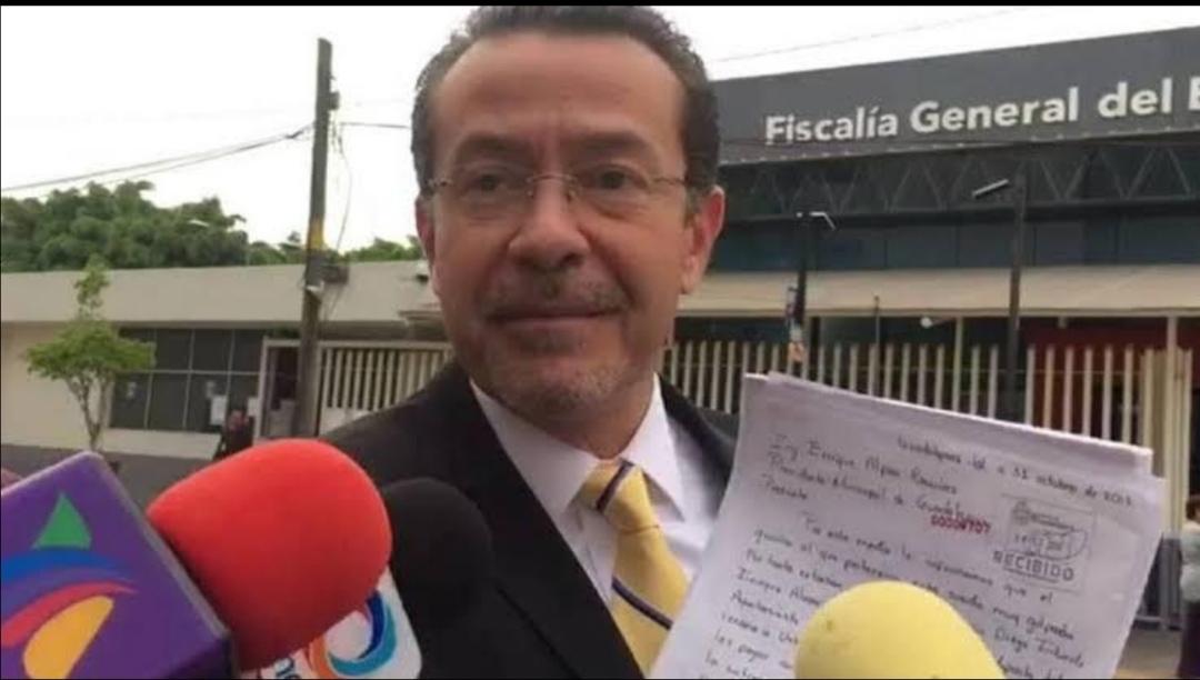 Recibe balazo abogado de Morena, señalado de defender a esposa de “El Chapo”