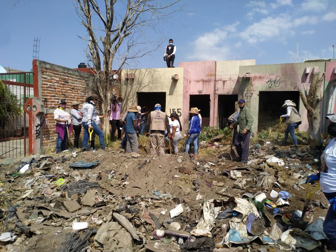 Encuentran colectivos restos humanos en cinco casas de Tlajomulco