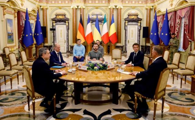 Líderes respaldan a Ucrania rumbo a la Unión Europea; comisión recomienda su candidatura