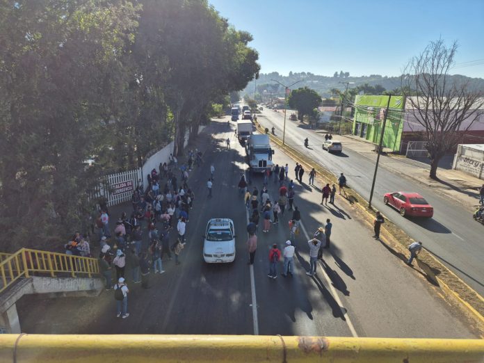 michoacán, cnte, partidero, bloqueos