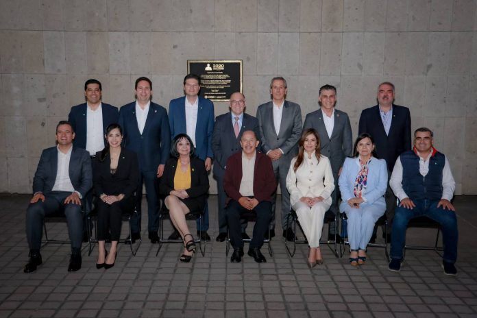 Verónica Delgadillo durante reunión de alcaldes de ciudades capitales en la Secretaría de Gobernación