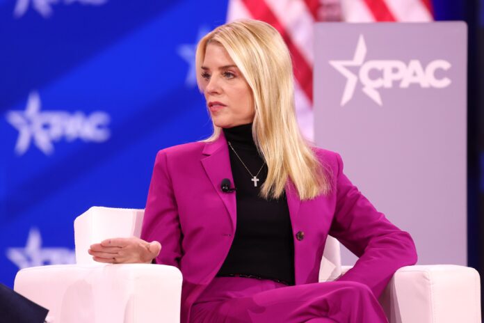 pam bondi fue destituida como fiscal de estados unidos