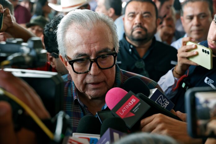 rubén rocha moya, gobernador de sinaloa, pidió licencia