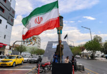 Irán lanza misiles contra bases de Estados Unidos en Kuwait y Bahréin; Washington reporta intercepciones