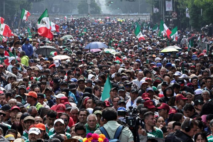 el mundial multitud de personas, vida, manifestaciones