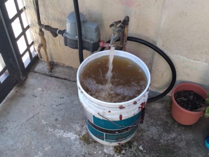 suministran-agua-potable-sucia-en-hacienda-valle-ii-32692