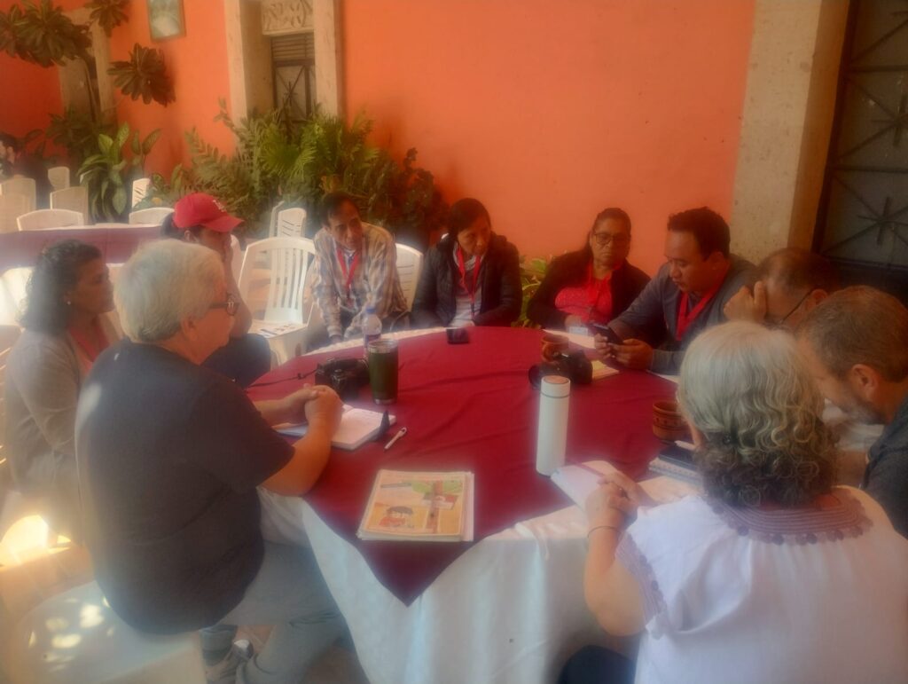 Sesión de la REMAM. Foto: Gabriel Espinoza.