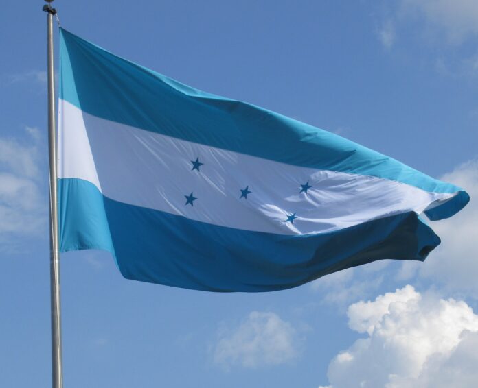 Bandera_de_Honduras_en_2023