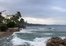 huracan vance avanza en acapulco